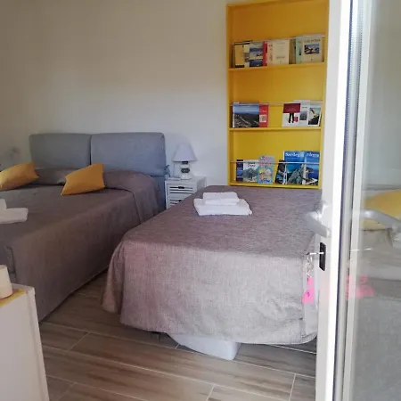 Flamingo Guest House- Guest house *