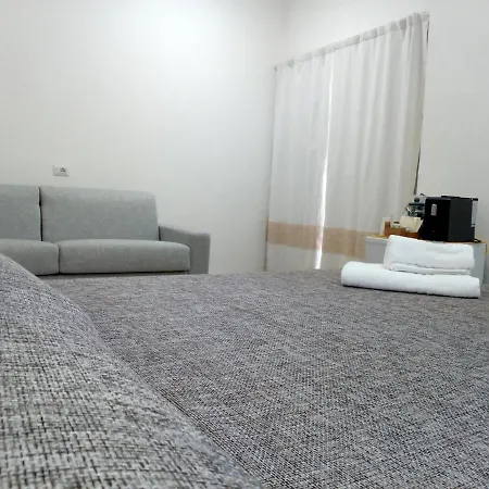 Guest house Flamingo Guest House- *