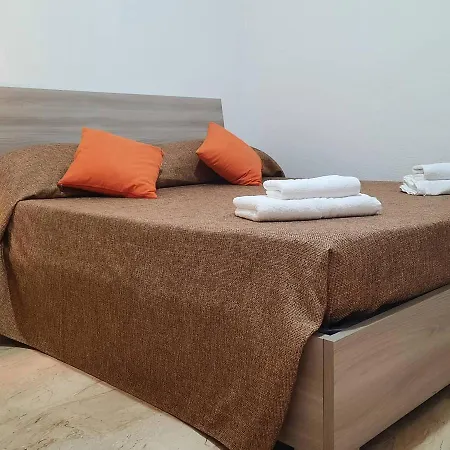 Flamingo Guest House- 3*